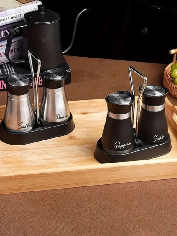 Kitchen Glass Spice Bottle Adjustable Refillable Salt and Pepper Shakers 2pcs Set with Shelf Spice Dispenser With Pour Holes